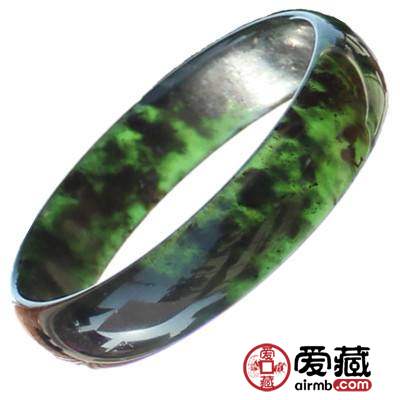 墨玉的特点 如何辨别墨玉的特点