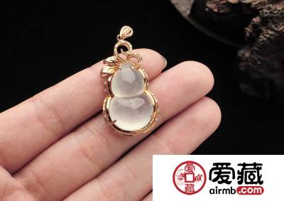 无色冰种翡翠没人买？无色冰种翡翠很便宜吗