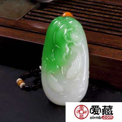 白底青翡翠适合什么人 白底青翡翠送人好吗