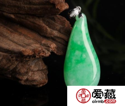 一般翡翠吊坠多少钱 翡翠吊坠的价钱