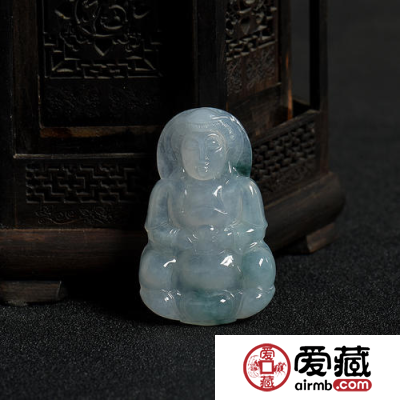 男人戴什么翡翠挂件好 戴这两款翡翠挂件最好