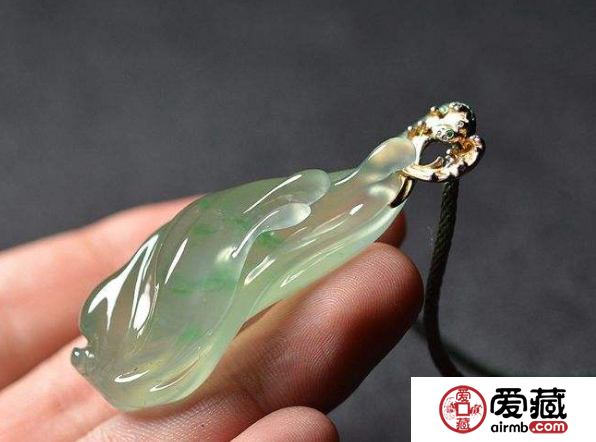 什么样的翡翠好 先看翡翠的种水和色