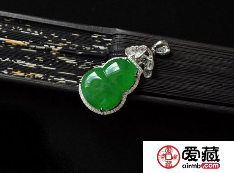 什么样的翡翠好 先看翡翠的种水和色