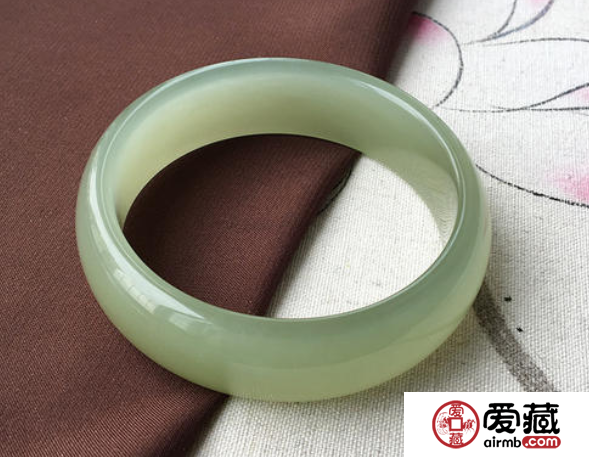 山料和田玉手鐲多少錢一克