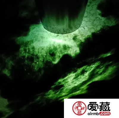 格英角翡翠原石特点