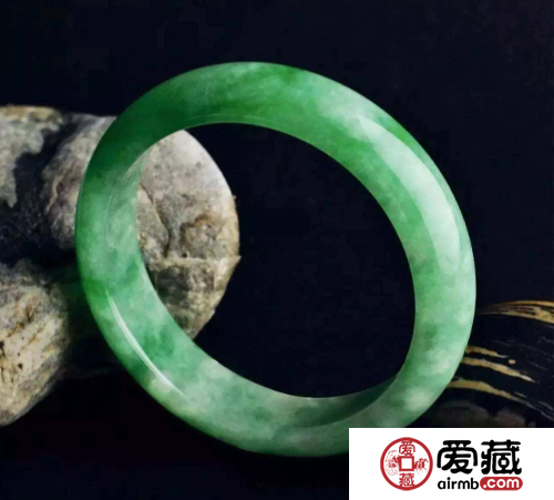 <a href='http://www.nhai-du.com/zhuanti/dzff.html' target='_blank'><u>豆種翡翠價格</u></a> 翡翠豆種有收藏價值嗎