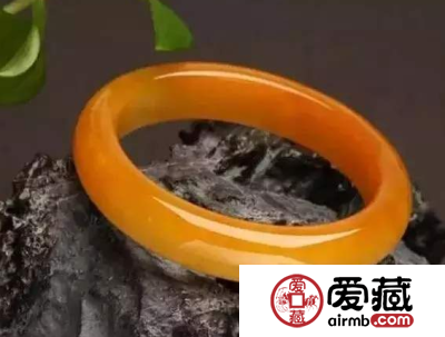黄翡翠手镯价格 黄翡手镯值钱吗
