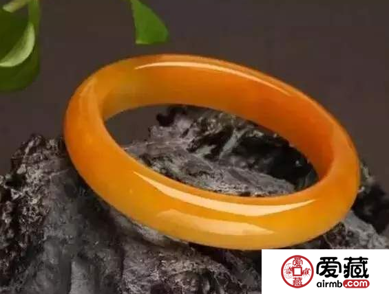 黄翡翠手镯价格 黄翡手镯值钱吗