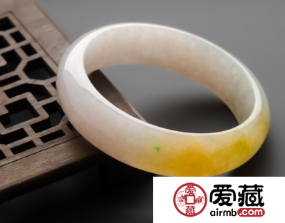 黄翡翠手镯价格 黄翡手镯值钱吗