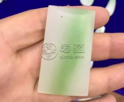 和田玉籽料带翠 和田籽料带翠贵吗