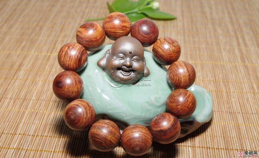 黄花梨手串保养方法