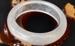 水沫玉手镯价格 水沫玉手镯价格是多少