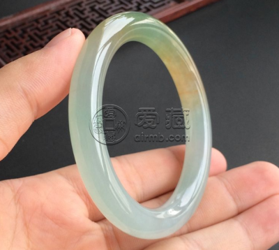 糯冰种手镯价格及图片 糯冰种手镯一般多少钱
