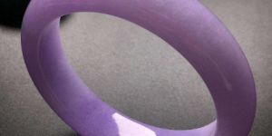 紫色翡翠手镯价格 紫色翡翠手镯多少钱