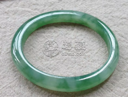 芙蓉种翡翠手镯价格多少及图片