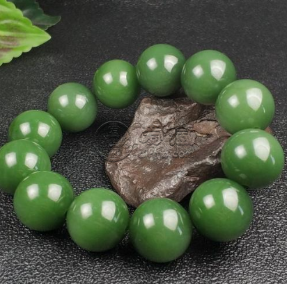 碧玉手串有什么好处，碧玉手串的功效与作用