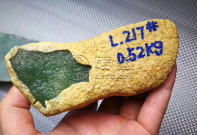 翡翠是怎么形成的 翡翠的形成需经历哪些过程