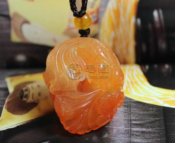 金丝玉吊坠 金丝玉吊坠一般多少钱