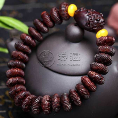 莲花菩提手串有什么好处，莲花菩提手串的功效与作用