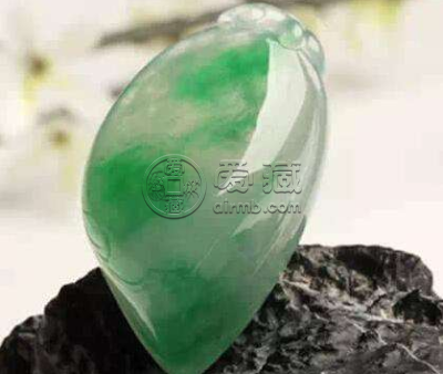 翠丝种翡翠好吗 翠丝种翡翠图片
