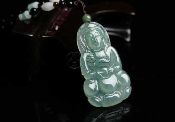 高冰种翡翠挂件的价格 现在的价格是多少