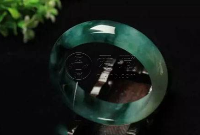 如何投资翡翠 投资与收藏翡翠的四大误区