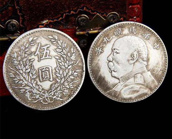 A-23 中国古銭 中華民国六年造 袁大頭 伍圓 直径43.5mm