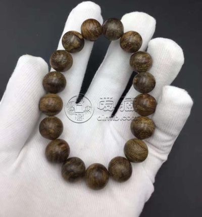 沉香手串的功效   沉香手串注意事项