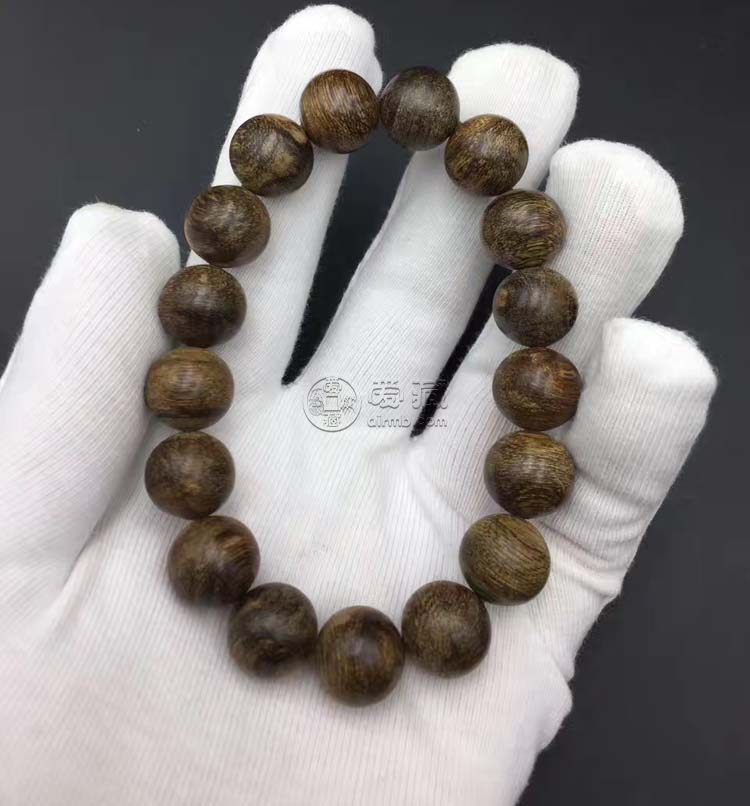 沉香手串的功效   沉香手串注意事項