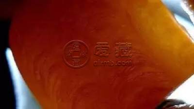 蜜蜡鉴定证书里的秘密   天然流动纹是什么