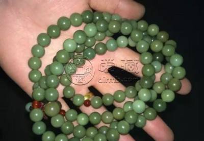 手串的正确戴法    手串应该戴在哪只手