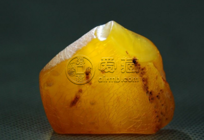 蜜蜡开片是什么意思   蜜蜡开片好吗