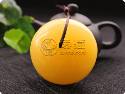 蜜蜡里面带花粉好吗   蜜蜡花粉图片