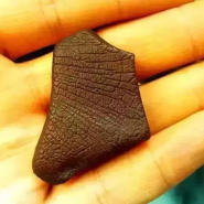 蜜蜡荔枝皮好吗   蜜蜡留皮好看吗