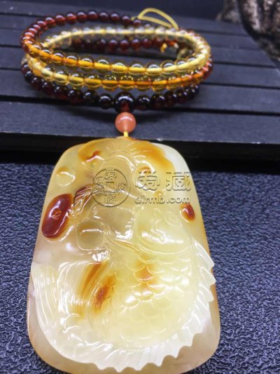 蜜蜡适合什么时候佩戴  蜜蜡松香味对身体好吗