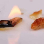 蜜蜡怎么用火辨别真假 蜜蜡用火鉴别可靠吗