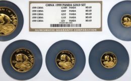 1999年熊猫金币回收价目表  1999版熊猫金币套装价格
