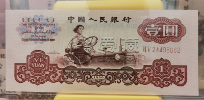 拖拉机一元价格   拖拉机一元5.7万成交价曝光及鉴别技巧