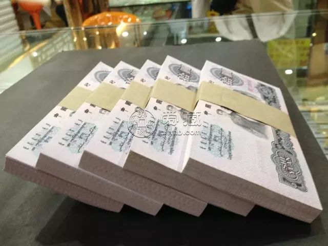 一捆大团结10元价格及收藏价值