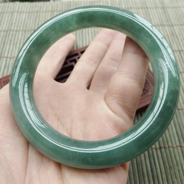 水润满绿圆条翡翠手镯55.3mm图9