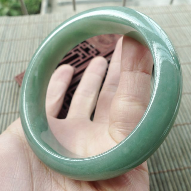 A货翡翠手镯 冰油种满绿正装手镯57.3mm图3