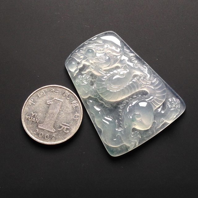 冰种荧光翡翠龙牌挂件 尺寸49-36-6毫米图4