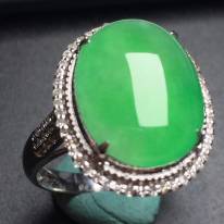 冰种阳绿蛋面 缅甸天然翡翠戒指 真金真钻镶嵌
