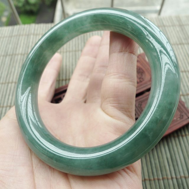 水润满绿圆条翡翠手镯55.3mm图4