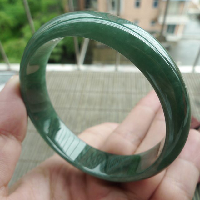 老坑油青辣绿正装翡翠手镯57.4mm图1