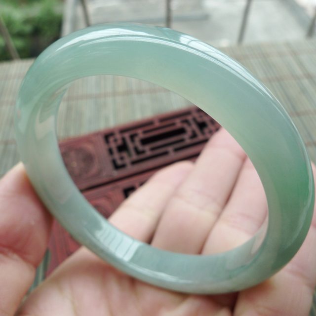 冰油淡绿细条正装翡翠手镯54.2mm