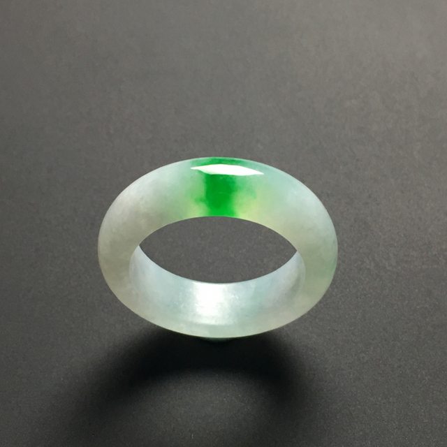 糯種飄綠翡翠指環