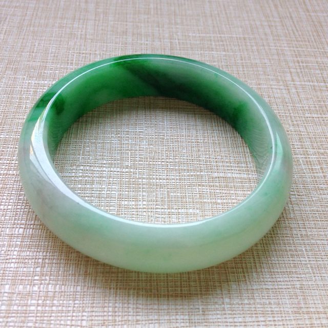 冰种飘绿翡翠手镯  缅甸天然翡翠正圈手镯56.7寸