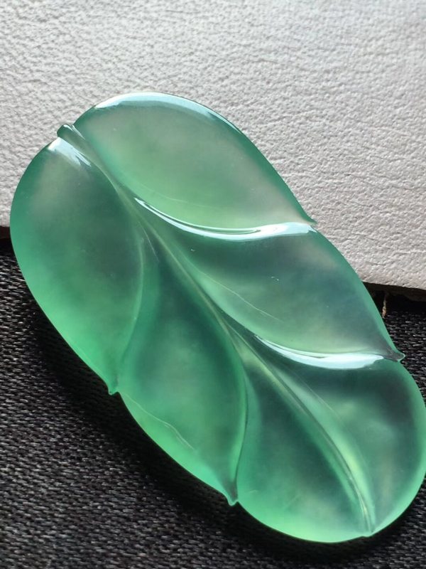 玻璃种晴绿叶子 翡翠挂件 尺寸35.8*19.5*3.5图6