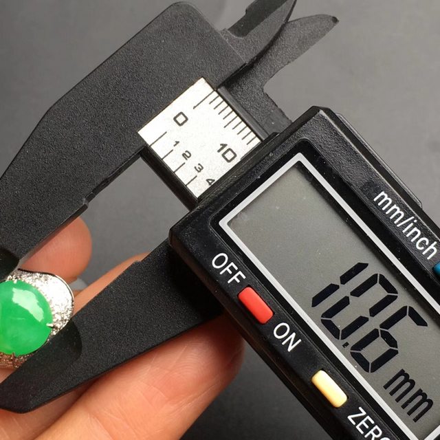 10.6*9.7*5mm冰种阳绿花型 翡翠戒指图6